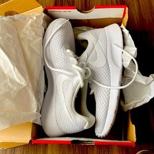Nike women running shoes